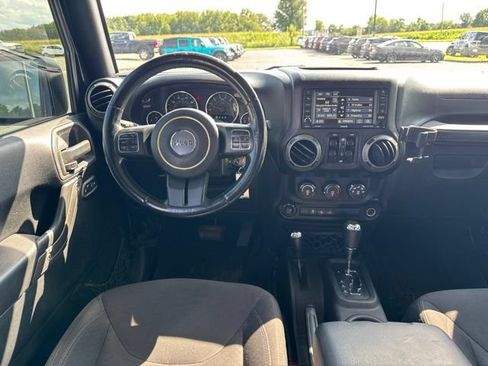 Used 2015 Jeep Wrangler Unlimited Sport w/ Quick Order Package 24S AWD/4WD image 27