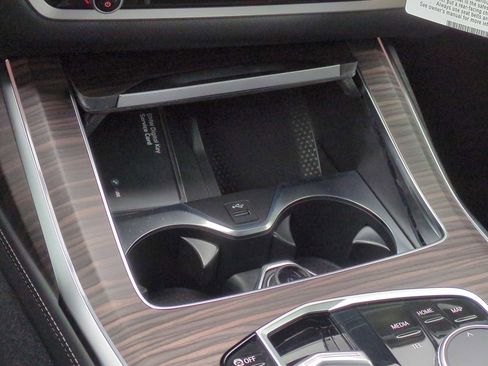 Used 2026 BMW X7 xDrive40i w/ M Sport Package image 32