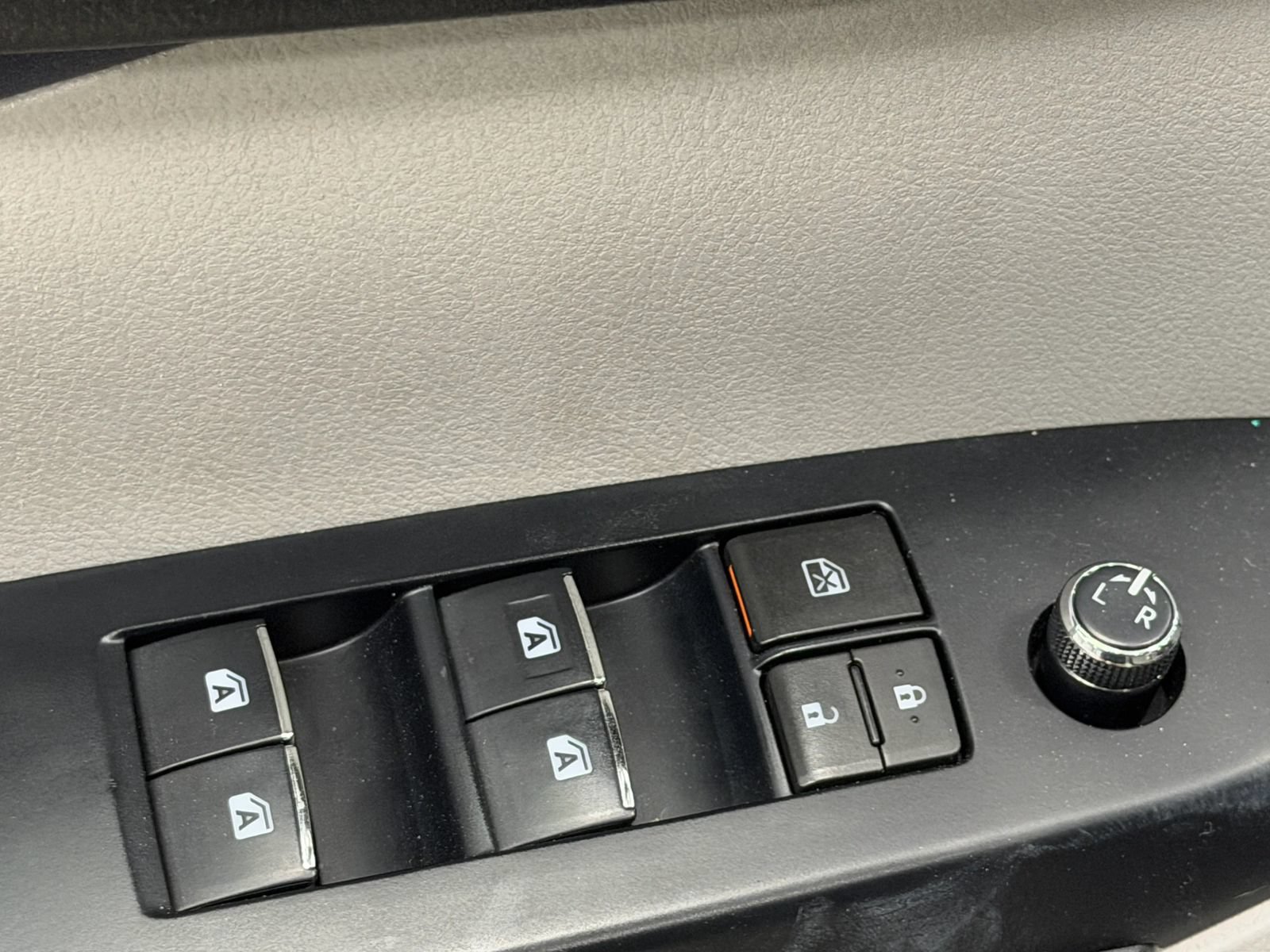 Used 2018 Toyota Highlander Limited Platinum AWD/4WD image 23