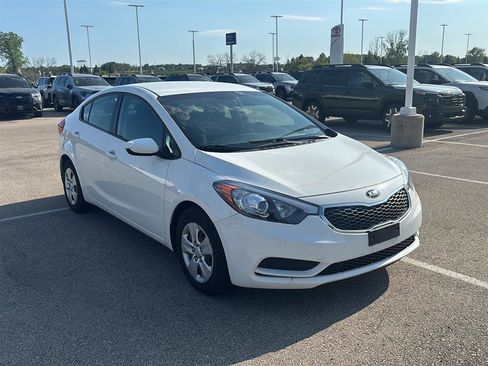 Used 2016 Kia Forte LX FWD image 2