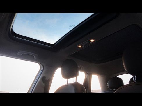 Used 2015 MINI Cooper 4-Door Hardtop FWD image 9