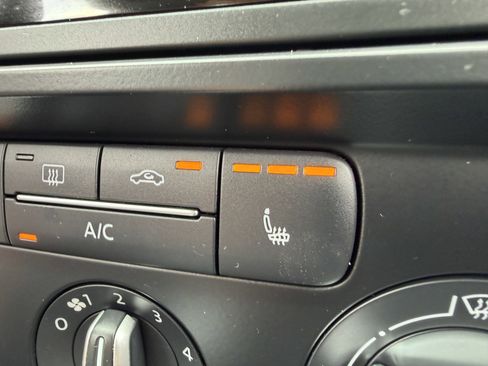 Used 2016 Volkswagen Jetta SE FWD image 34