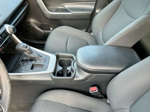 Used 2021 Toyota RAV4 LE FWD image 26