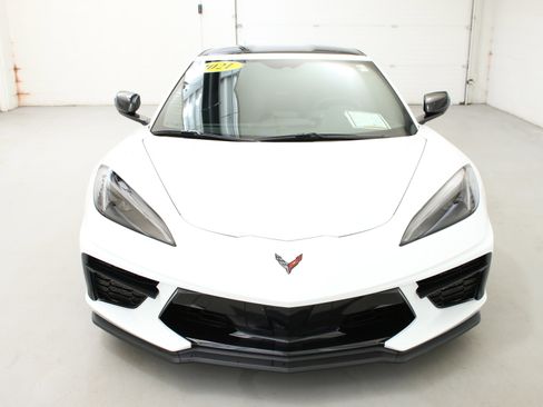 Used 2021 Chevrolet Corvette Stingray Coupe w/ Z51 Performance Package RWD image 2