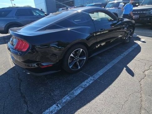 Used 2023 Ford Mustang GT RWD image 3