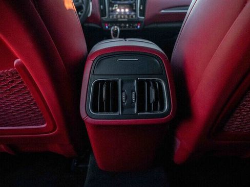 Used 2017 Maserati Levante w/ Sport Package image 18