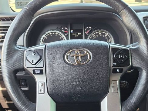 Used 2022 Toyota 4Runner TRD Sport AWD/4WD image 28