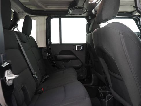 Used 2021 Jeep Wrangler Unlimited Sahara w/ Uconnect 4C Nav & Sound Group AWD/4WD image 12