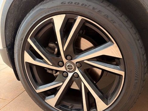 Used 2020 Volvo XC40 T5 R-Design image 37