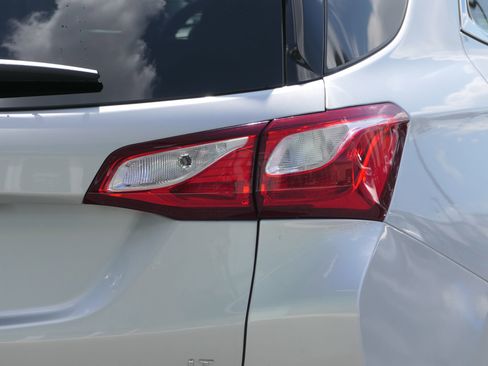 Used 2020 Chevrolet Equinox LT FWD image 4