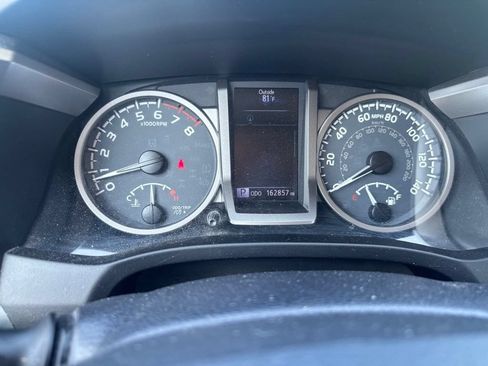 Used 2017 Toyota Tacoma SR5 RWD image 25