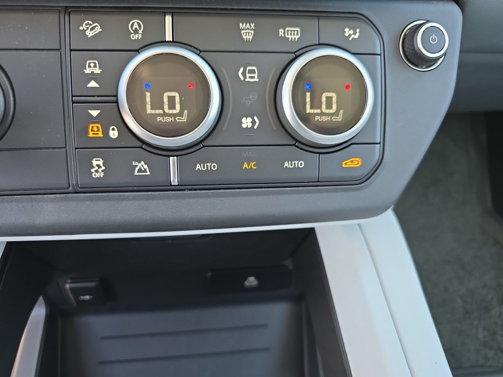 New 2026 Land Rover Defender 110 X-Dynamic SE AWD/4WD image 25