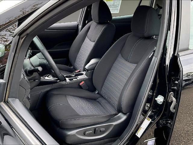 Certified 2025 Nissan Leaf SV Plus FWD image 10
