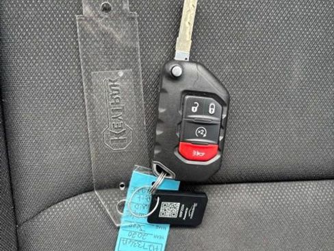 Used 2020 Jeep Wrangler Sport AWD/4WD image 14