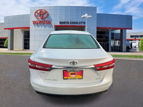 Used 2015 Toyota Avalon XLE Premium image 9