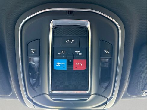 Certified 2024 Jeep Grand Cherokee Altitude RWD image 32