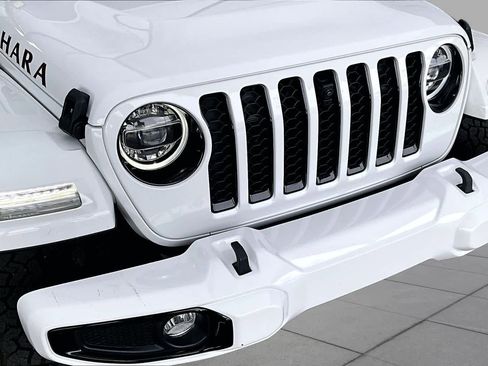 Used 2021 Jeep Wrangler Unlimited Sahara AWD/4WD image 29