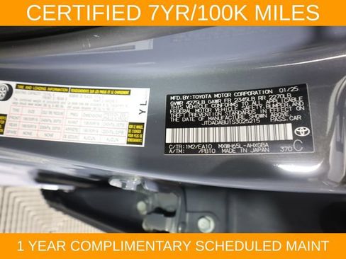 Used 2025 Toyota Prius XLE AWD/4WD image 31