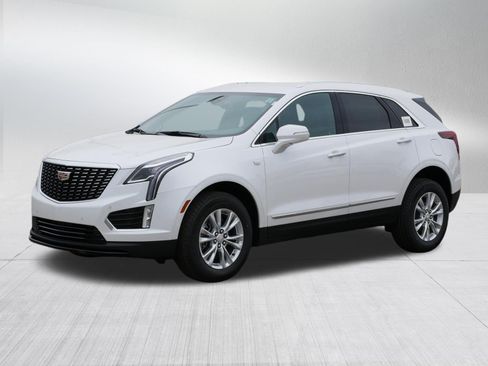 Used 2026 Cadillac XT5 Luxury w/ LPO, Floor Liner Package AWD/4WD image 3