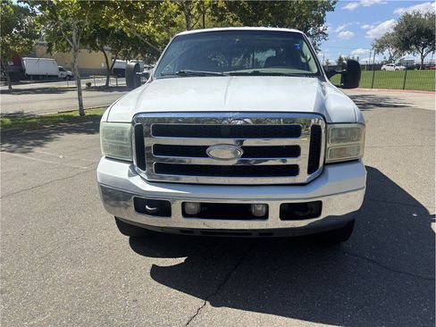 Used 2005 Ford F250 Lariat AWD/4WD image 3
