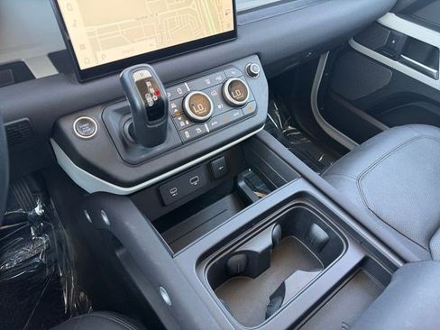 Used 2022 Land Rover Defender 110 S AWD/4WD image 24