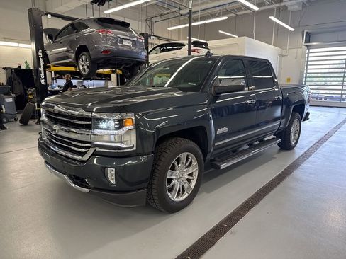 Used 2018 Chevrolet Silverado 1500 High Country AWD/4WD image 7