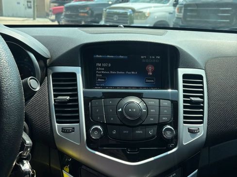 Used 2016 Chevrolet Cruze LT FWD image 14