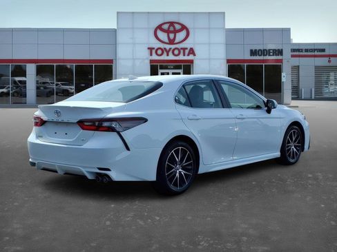 Certified 2023 Toyota Camry SE image 6