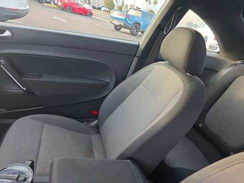 Used 2017 Volkswagen Beetle 1.8T S image 13