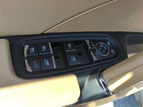 Used 2017 Porsche Cayenne S Platinum image 29