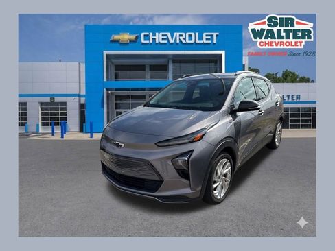 Used 2023 Chevrolet Bolt EUV LT w/ Comfort Package image 1