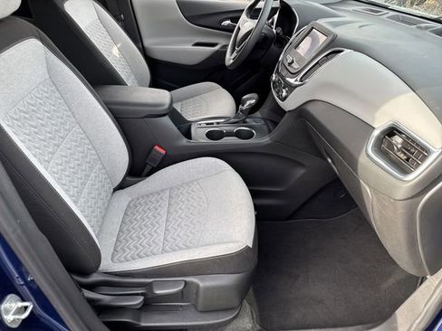 Used 2022 Chevrolet Equinox LT FWD image 28