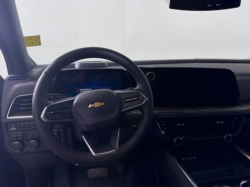 New 2026 Chevrolet Suburban LT image 24