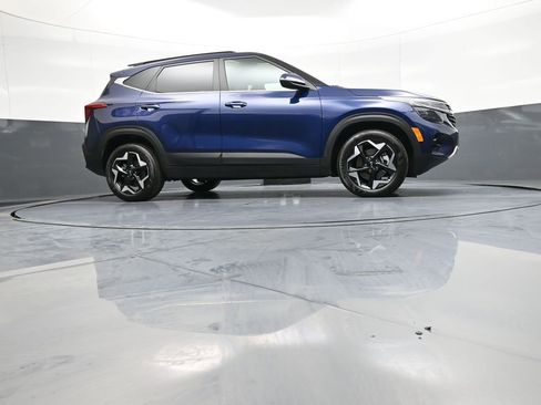 Certified 2025 Kia Seltos EX AWD/4WD image 28