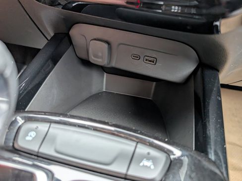 Used 2024 Chevrolet Trax LT w/ Driver Confidence Package image 24