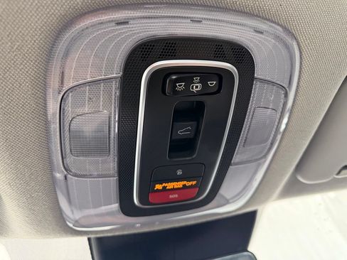 Used 2023 Hyundai Elantra Limited FWD image 18