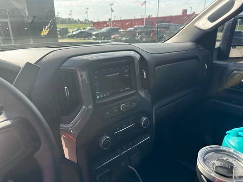 Used 2020 Chevrolet Silverado 2500 Custom w/ Custom Value Package AWD/4WD image 10