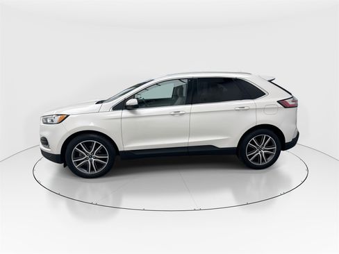 Used 2019 Ford Edge Titanium image 5