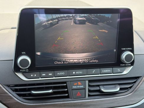Used 2025 Nissan Altima 2.5 SV FWD image 22