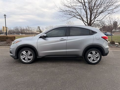 Used 2019 Honda HR-V EX image 2