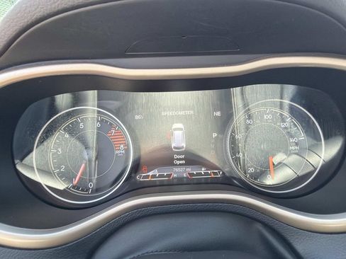Used 2016 Jeep Cherokee Limited w/ Luxury Group FWD image 28