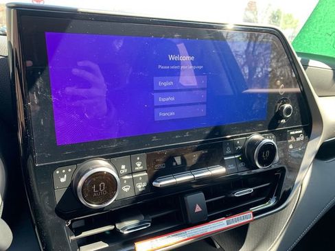 New 2026 Toyota Highlander XLE image 19