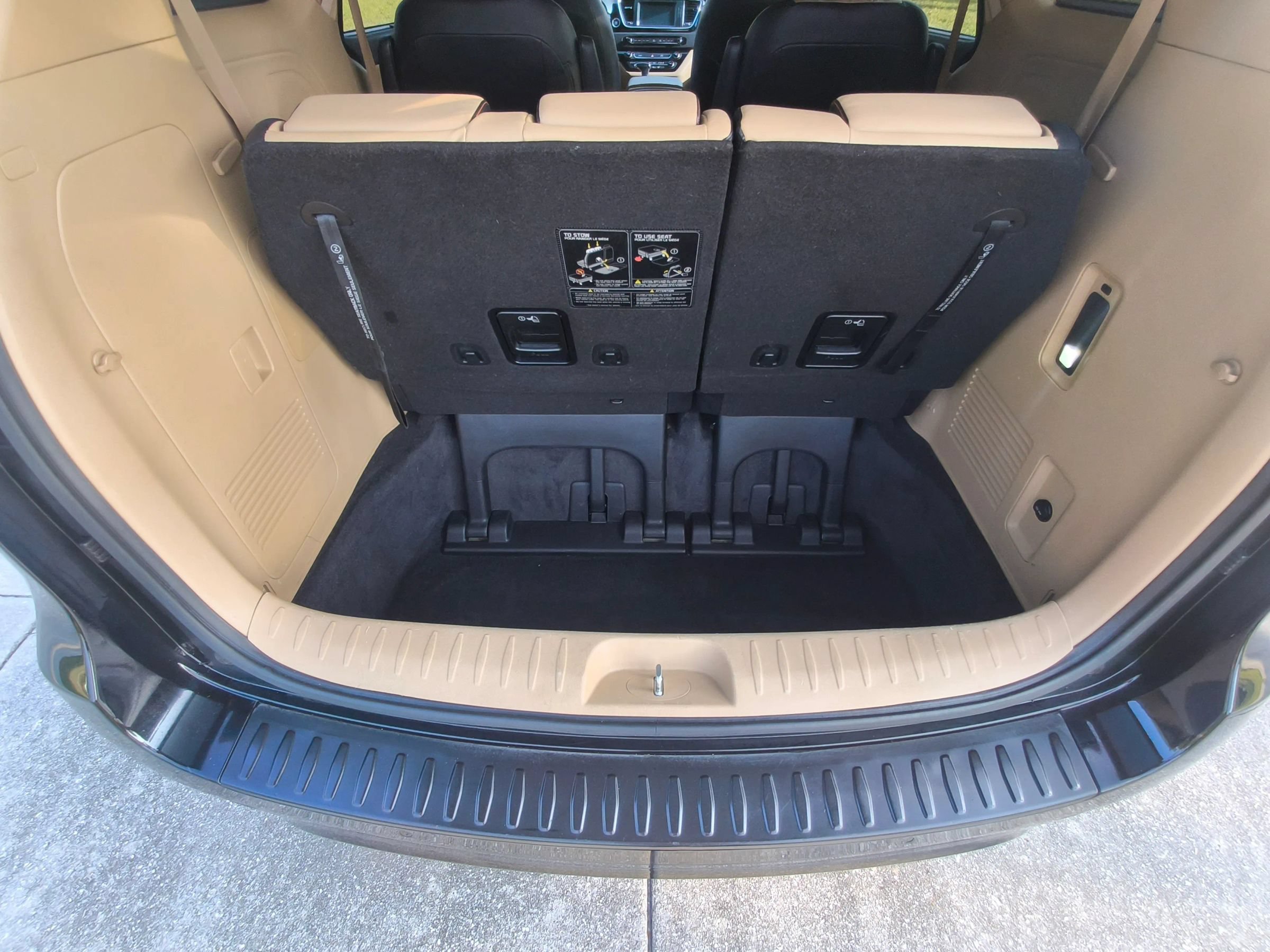 Used 2018 Kia Sedona SX FWD image 61