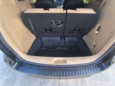 Used 2018 Kia Sedona SX FWD image 61