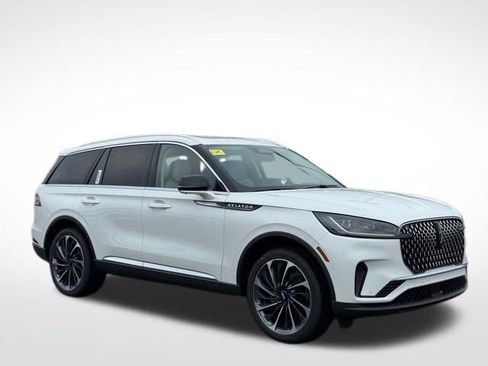 New 2026 Lincoln Aviator Reserve AWD/4WD image 4