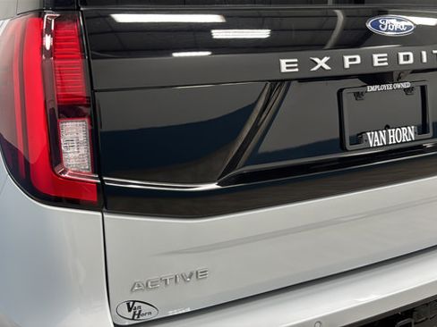 Used 2025 Ford Expedition Max Active AWD/4WD image 42