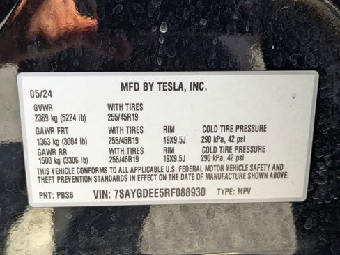 Used 2024 Tesla Model Y Long Range AWD/4WD image 26