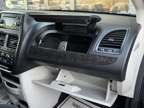 Used 2016 Dodge Grand Caravan SE w/ Quick Order Package 29E SE image 32