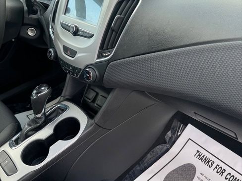 Used 2017 Chevrolet Cruze LS image 11