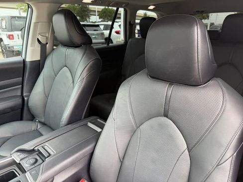 Used 2024 Toyota Grand Highlander AWD Hybrid image 10